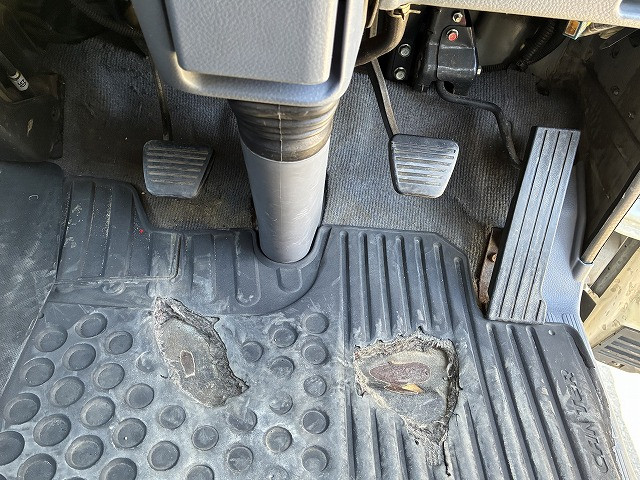 中古トラック 三菱ふそう キャンター 2tアルミバン