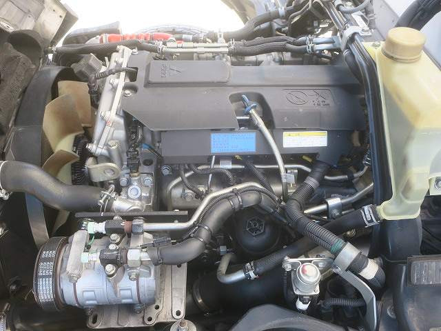 中古トラック 三菱ふそう冷凍バン ＃12