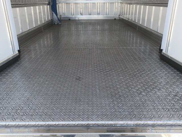 中古トラック 三菱ふそう冷凍バン ＃8