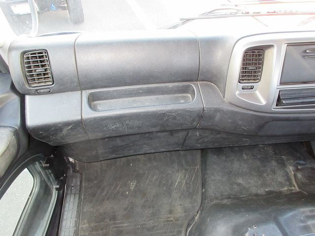 中古トラック 日野クレーン付平ボディ #13