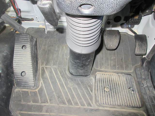 中古トラック 日野 レンジャー 中型クレーン付平ボディ