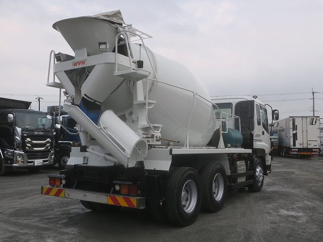 中古トラック いすゞコンクリートミキサー車 ＃3