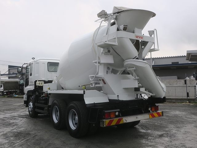 中古トラック いすゞコンクリートミキサー車 ＃4