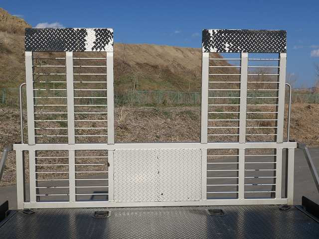 中古トラック 三菱ふそうセーフティーローダー（車載車） ＃11