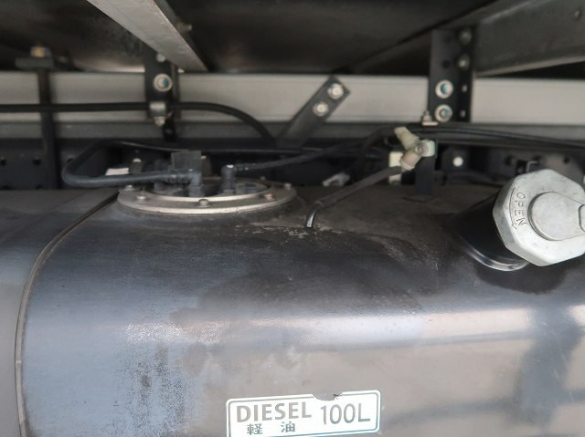 中古トラック 三菱ふそう冷凍バン ＃14