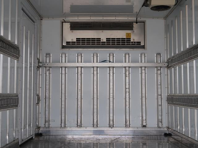 中古トラック 三菱ふそう冷凍バン ＃8