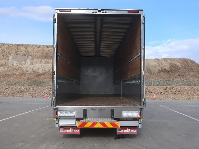 中古トラック UDトラックス クオン 大型アルミウィング