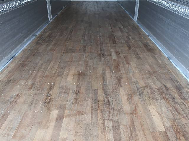 中古トラック UDトラックス クオン 大型アルミウィング