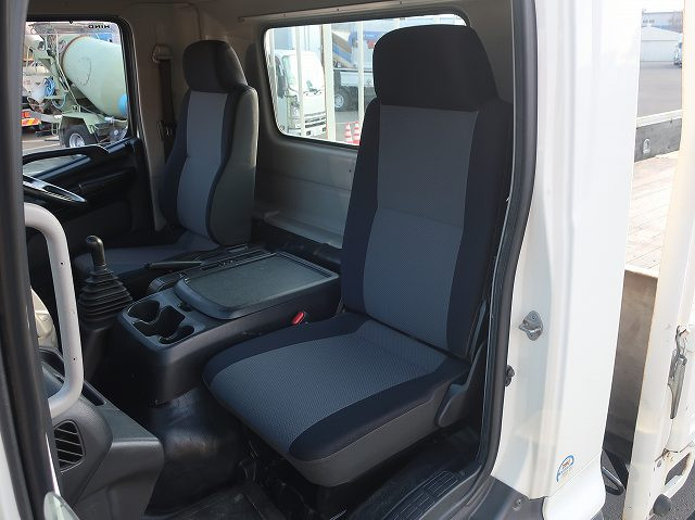 中古トラック 日野 レンジャー 中型平ボディ