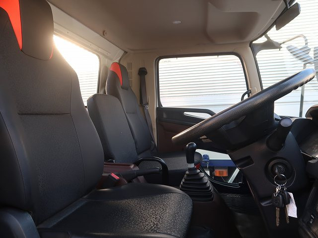 中古トラック 日野 レンジャー 中型クレーン付平ボディ