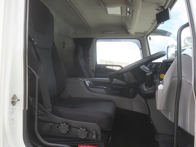 中古トラック 三菱ふそう冷凍バン ＃14