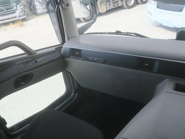 中古トラック 三菱ふそう冷凍バン ＃15