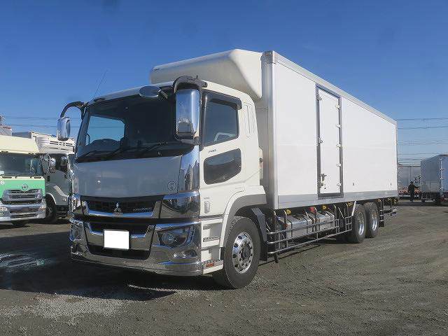 三菱ふそう　冷凍バン