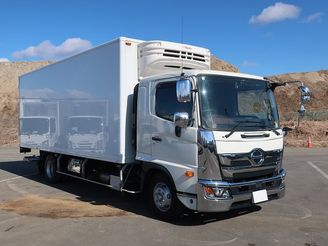 中古トラック 日野 レンジャー 中型冷凍バン