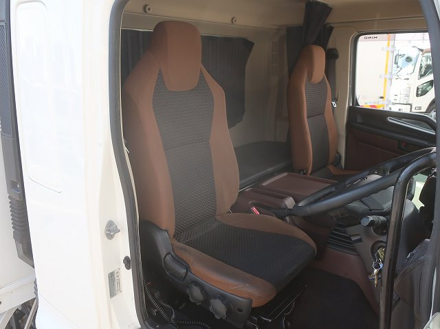 中古トラック 日野冷凍バン ＃13