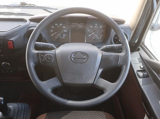 中古トラック 日野 レンジャー 中型冷凍バン