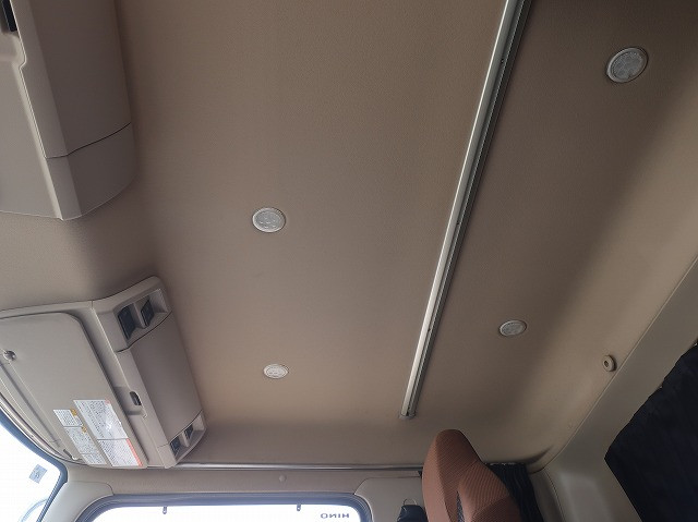 中古トラック 日野冷凍バン ＃24