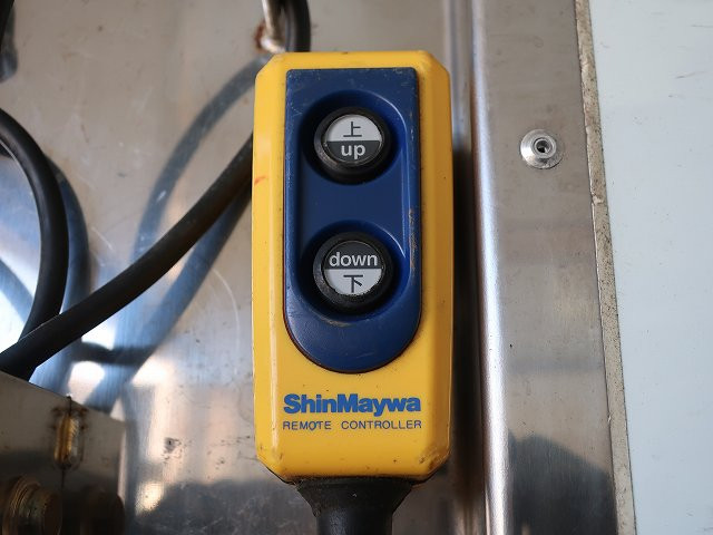 中古トラック 日野 レンジャー 中型冷凍バン