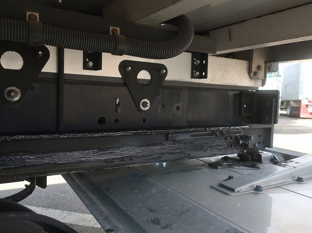 中古トラック 日野 レンジャー 中型冷凍バン