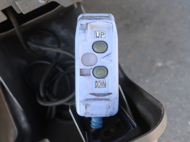 中古トラック いすゞ エルフ 小型アルミバン