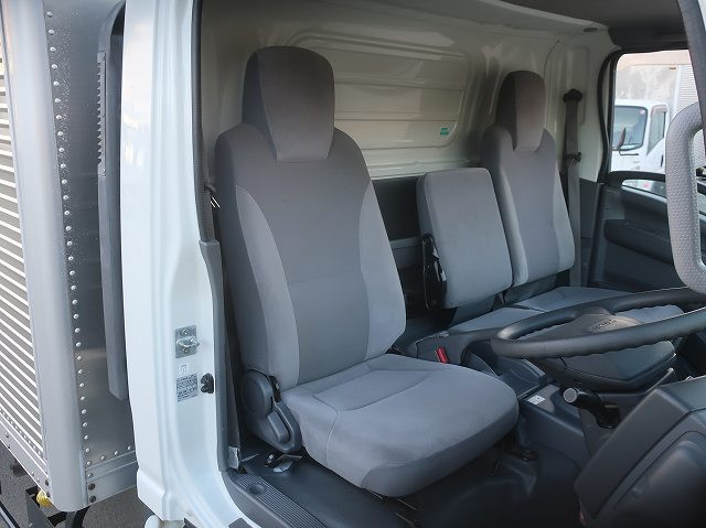 中古トラック いすゞアルミバン ＃13