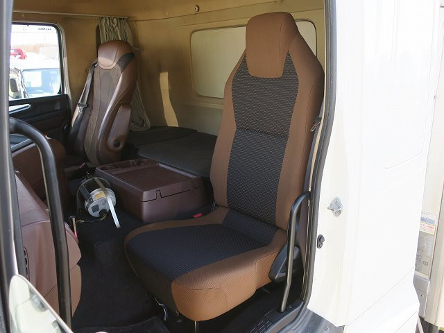 中古トラック 日野冷凍バン ＃22