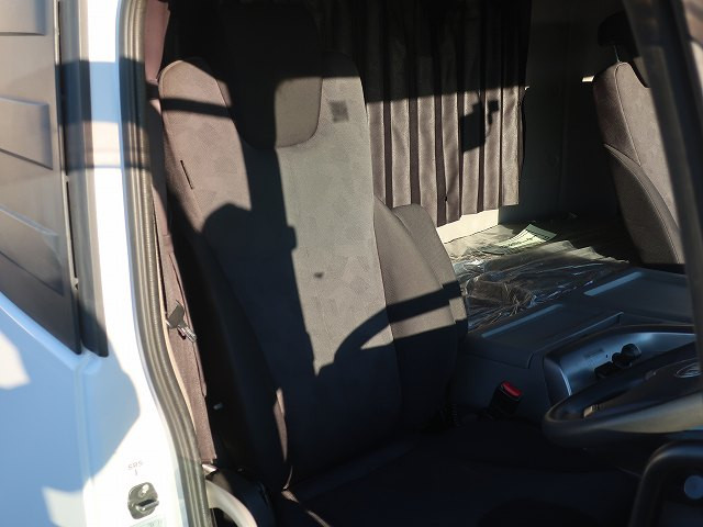 中古トラック UDトラックスアルミウィング ＃13