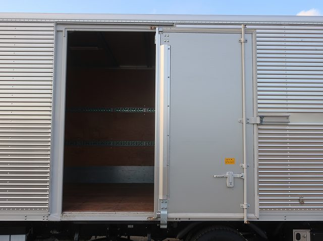 中古トラック いすゞアルミバン ＃8