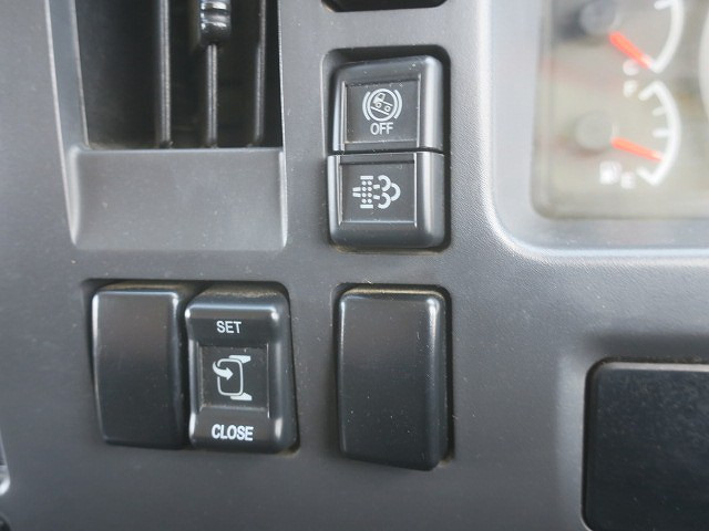 中古トラック いすゞ フォワード 中型クレーン付平ボディ