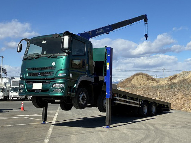 2016 Mitsubishi Fuso Super Great Self-Loader with Large Crane, High Jack, 4-Axle Low-Floor, Tadano 3-Stage Winch, Radio-Controlled, 380 HP. Vehicle inspection valid until December 2016.