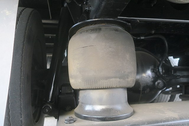 中古トラック 三菱ふそうクレーン付セルフローダー ＃13