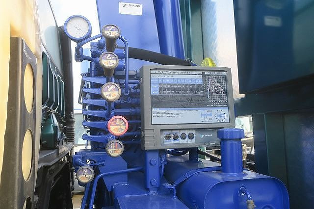 中古トラック 三菱ふそうクレーン付セルフローダー #10