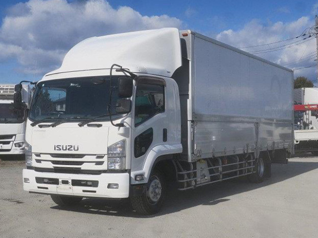 2015 Isuzu Forward with aluminum wing, 7200 Wide, 6.9 ton payload, 240 horsepower. Approximately 350,000 km on the odometer. Inspection valid until April 2016. 