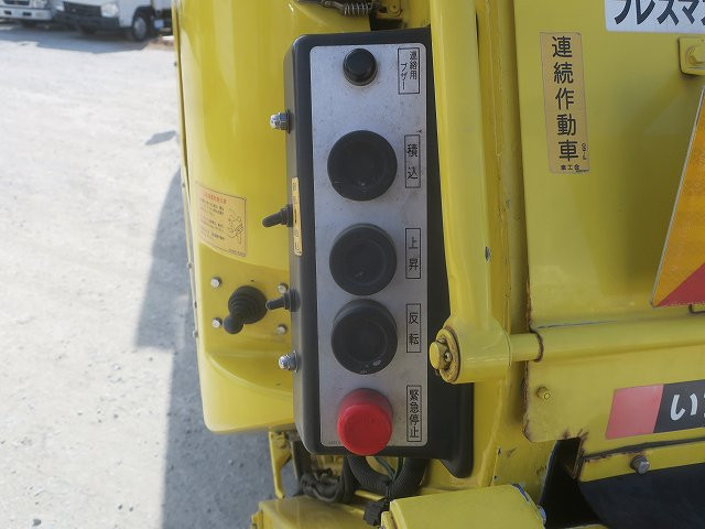 中古トラック いすゞパッカー車（塵芥車） ＃8