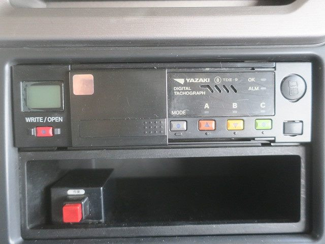 中古トラック UDトラックス平ボディアルミブロック ＃18