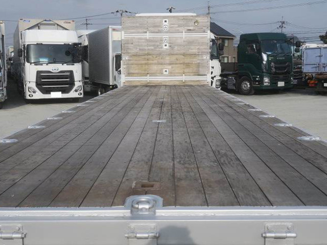 中古トラック　UDトラックス クオン 平ボディ