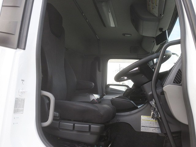 中古トラック UDトラックス平ボディアルミブロック ＃10