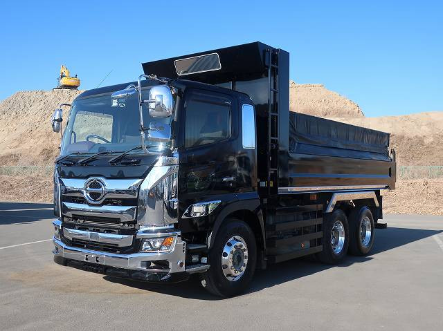 2017 Hino Profia Heavy-Dump Truck, ShinMaywa 5300 Body, 234cm Wide, 2 Differentials, Aluminum Wheels. Approximately 550,000 km on the odometer. Vehicle inspection valid until October 2016.
