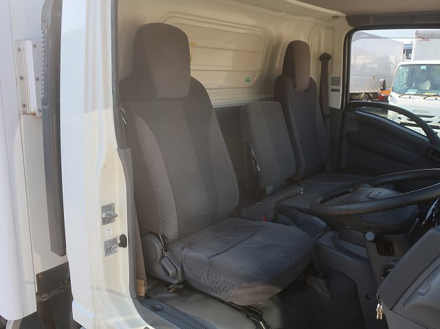 中古トラック いすゞ エルフ 小型冷蔵冷凍車