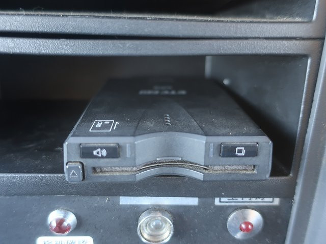 中古トラック いすゞ冷凍バン ＃17