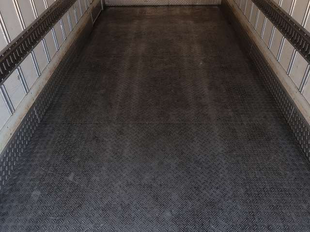 中古トラック いすゞ エルフ 小型冷蔵冷凍車