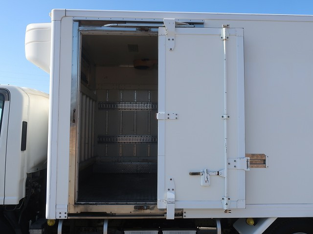 中古トラック いすゞ冷凍バン ＃8