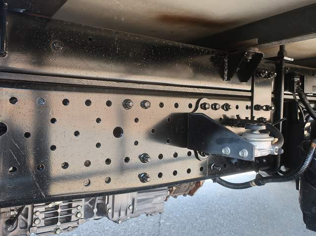 中古トラック いすゞ エルフ 小型冷蔵冷凍車