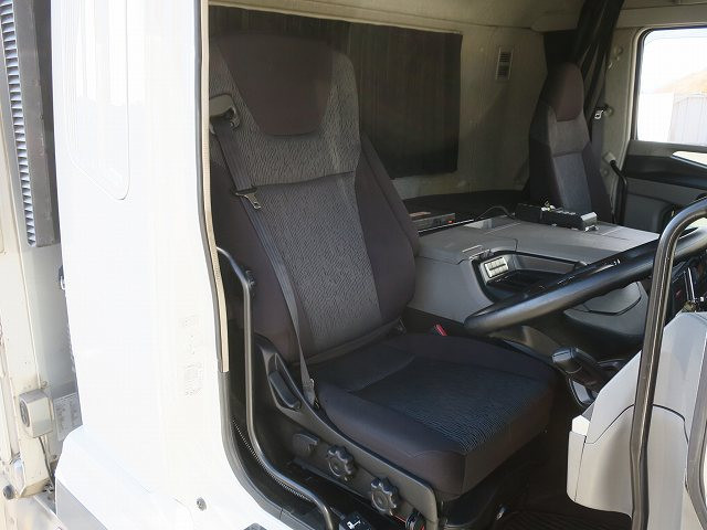 中古トラック 三菱ふそう冷凍ウィング ＃15