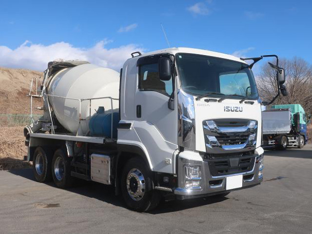 中古トラック いすゞ ギガ 大型コンクリートミキサー車