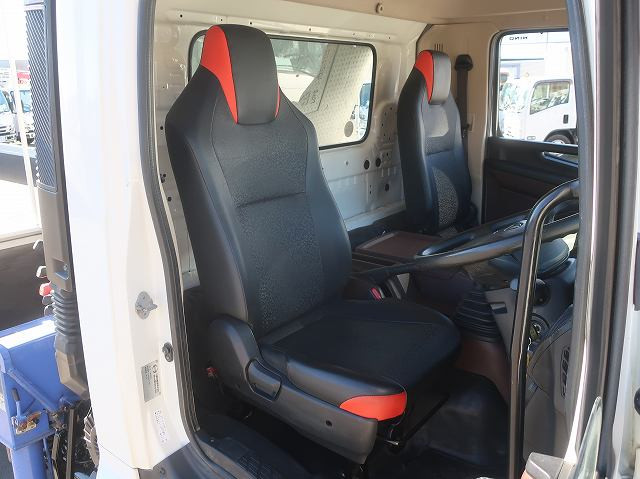 中古トラック 日野クレーン付平ボディ ＃12