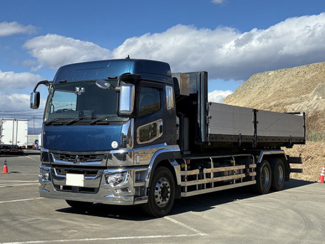 2019 Mitsubishi Fuso Super Great, Large Arm Roller, ShinMaywa Twin Hoist, 2 Differentials, 11.5-ton Payload Capacity, High Roof, 380 HP, Aluminum Wheels. Approximately 720,000 km on the odometer. Vehicle inspection valid until January 2027. 
