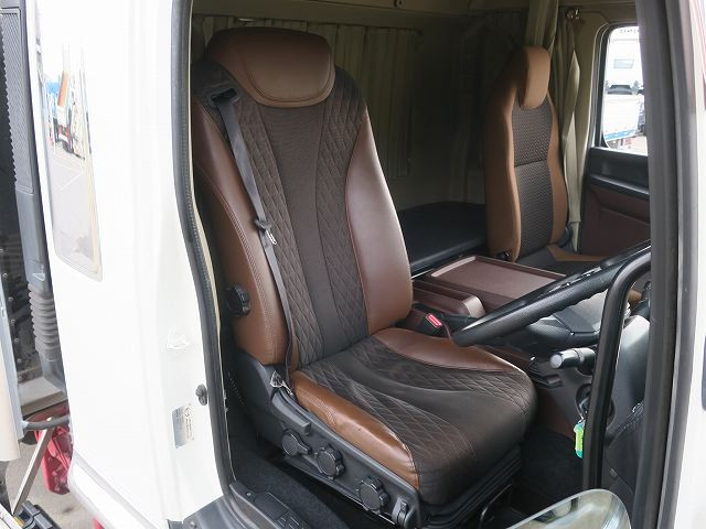 中古トラック 日野 レンジャー 中型アルミウィング