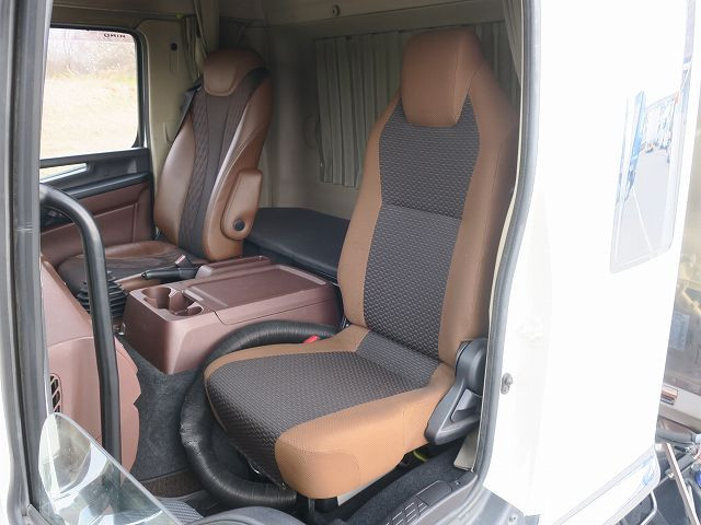 中古トラック 日野 レンジャー 中型アルミウィング