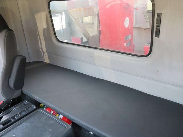 中古トラック 日野 レンジャー 増トンクレーン付平ボディ